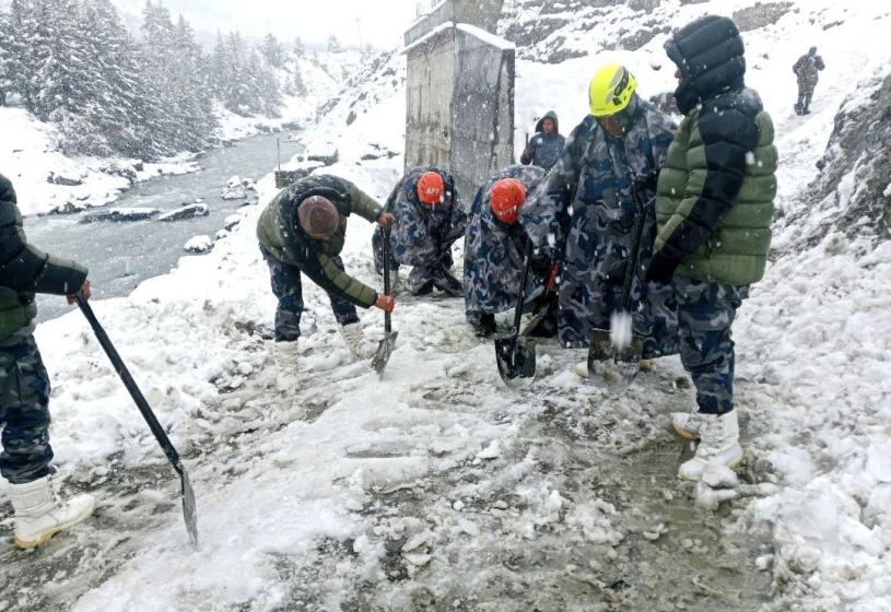मनास्लु क्षेत्रमा पर्यटक घाइते, दुई दिनदेखि उद्धारको पर्खाइमा
